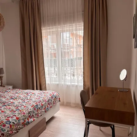 The Old Corner House Apartment