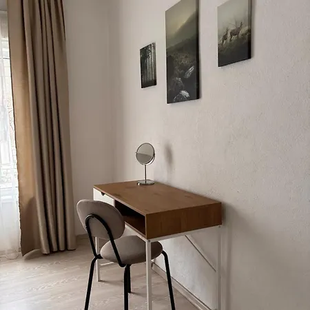 The Old Corner House Apartment *